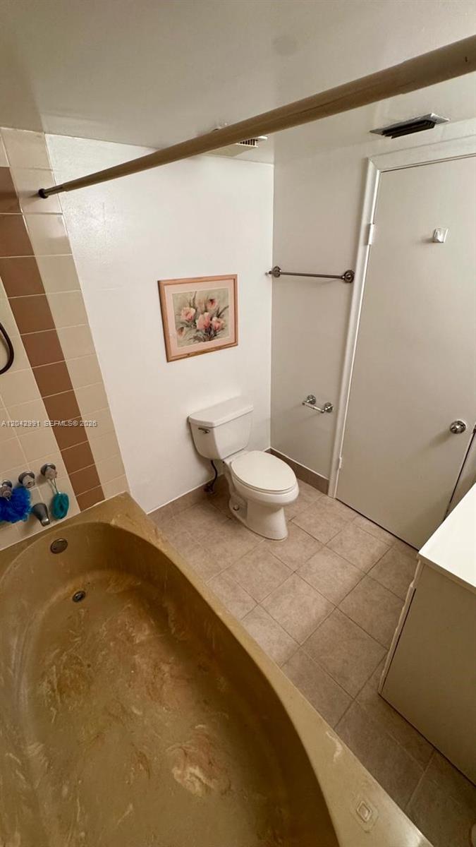 A12042991 Property Photo 11