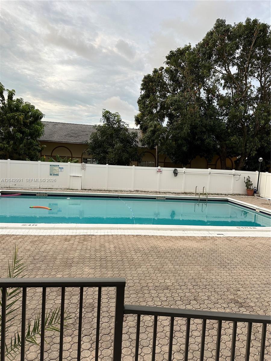 A12042991 Property Photo 19