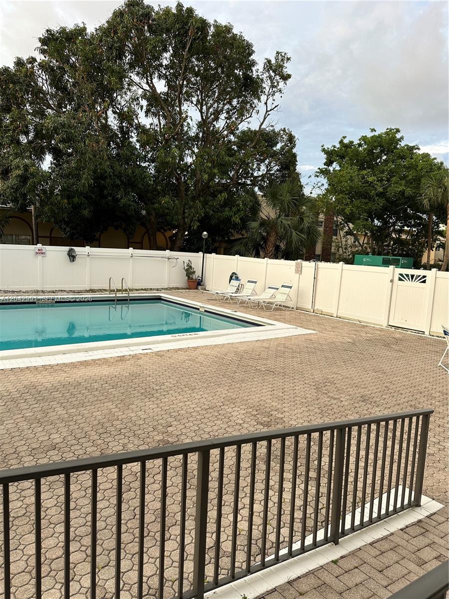 A12042991 Property Photo 20