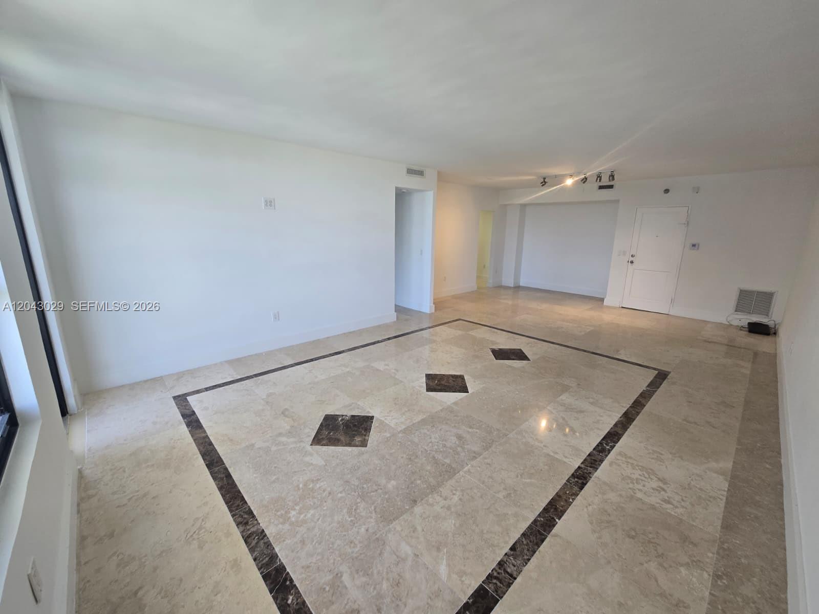 A12043029 Property Photo 4