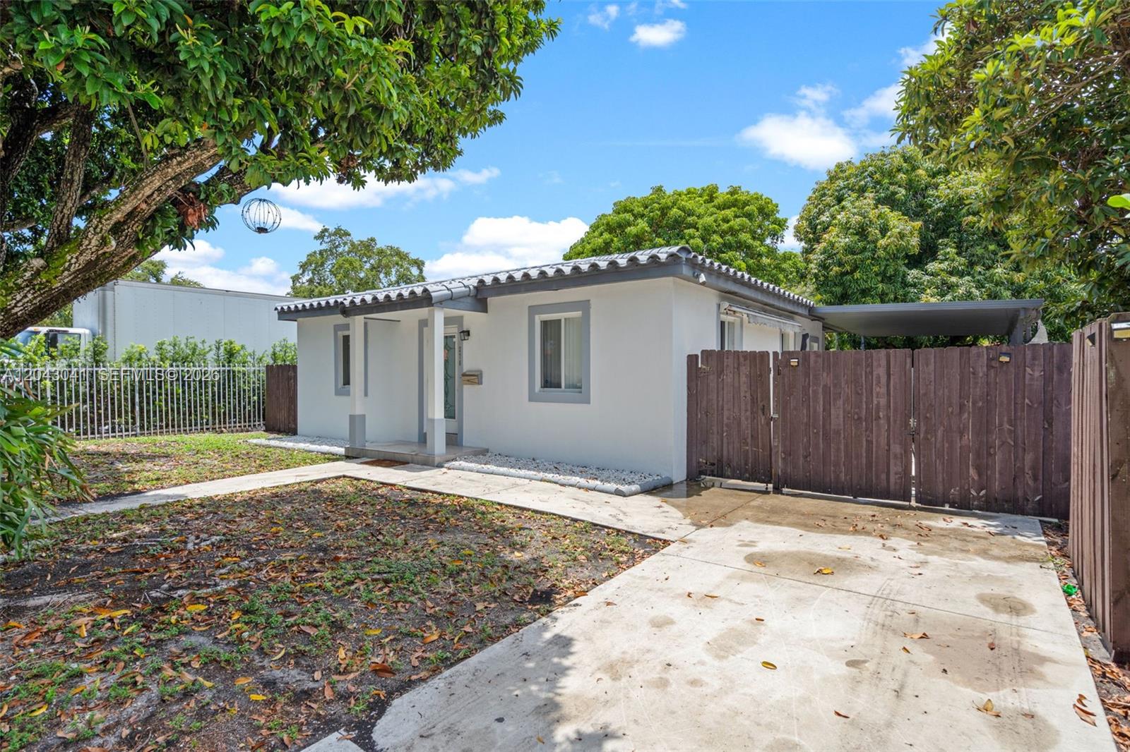 270 Nw 51st Avenue Property Photo 4