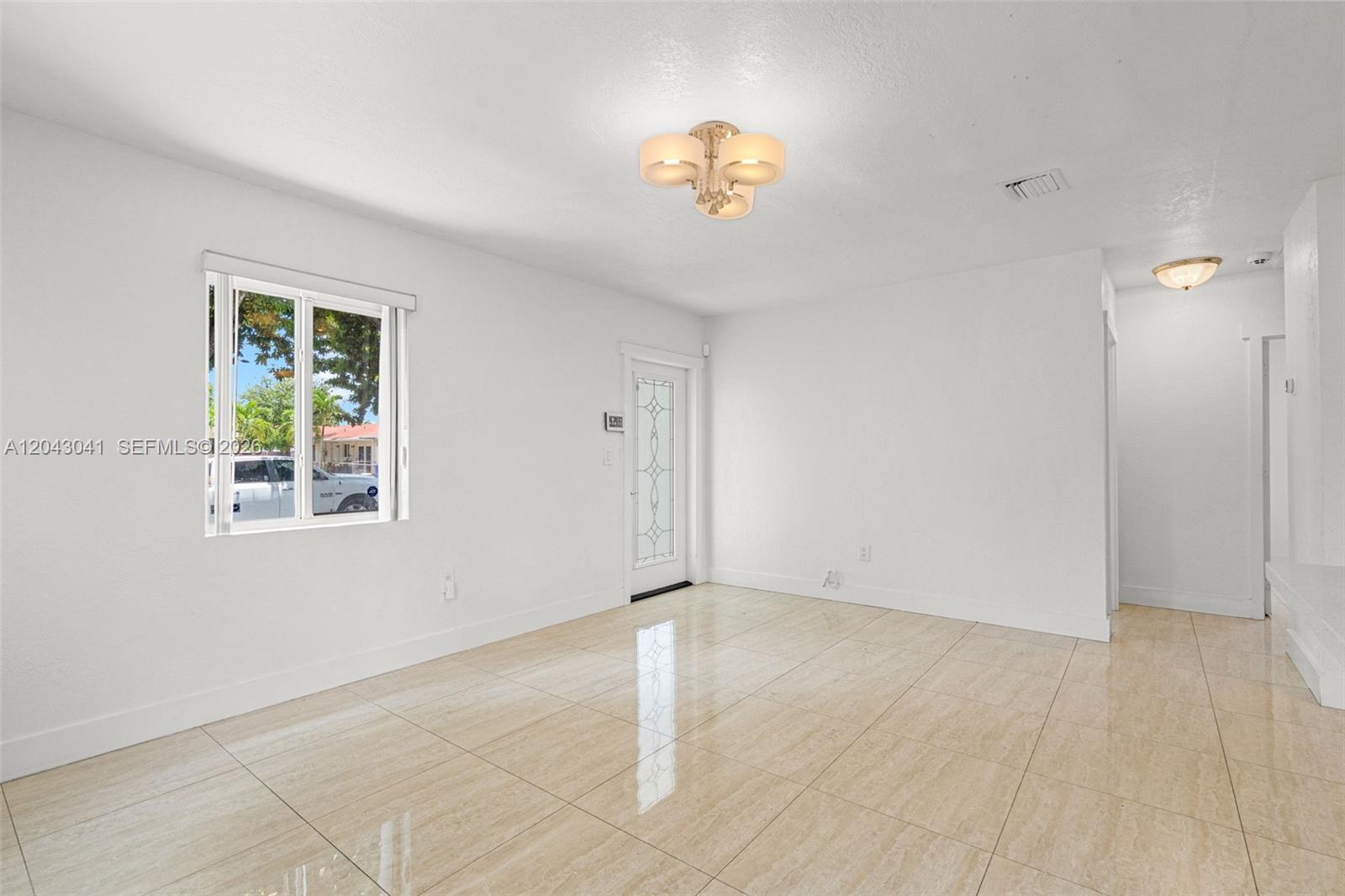 270 Nw 51st Avenue Property Photo 9