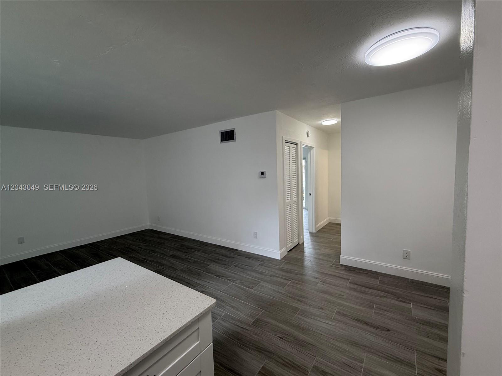 1895 Venice Park Drive B6 Property Photo 3