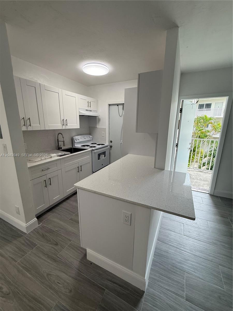 1895 Venice Park Drive B6 Property Photo 4