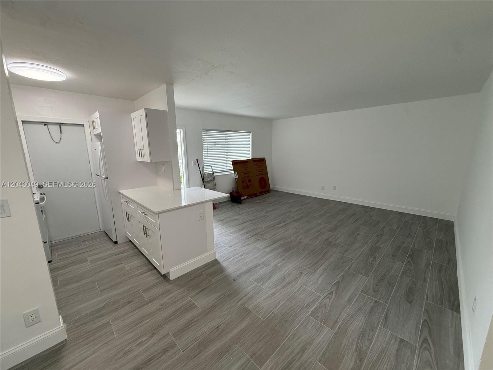 1895 Venice Park Drive B6 Property Photo 5