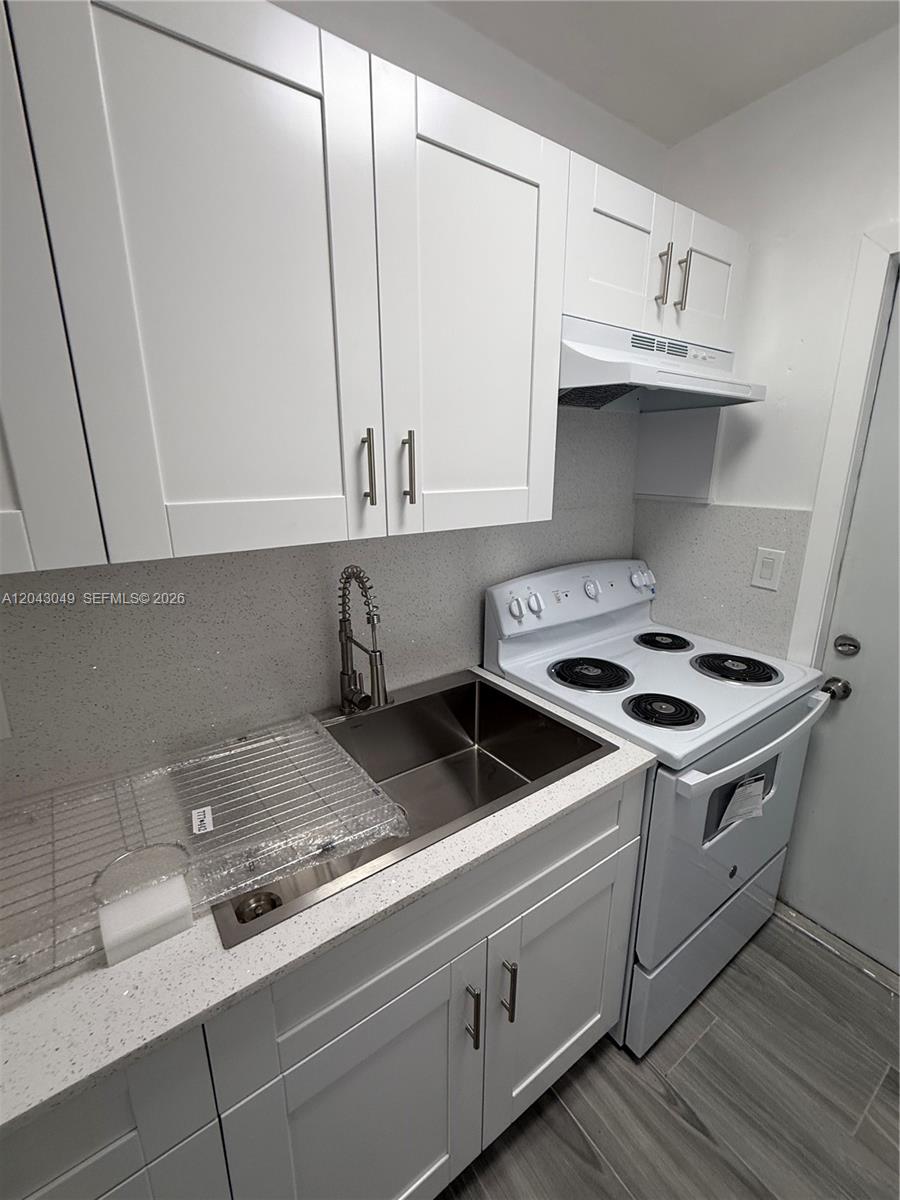 1895 Venice Park Drive B6 Property Photo 6