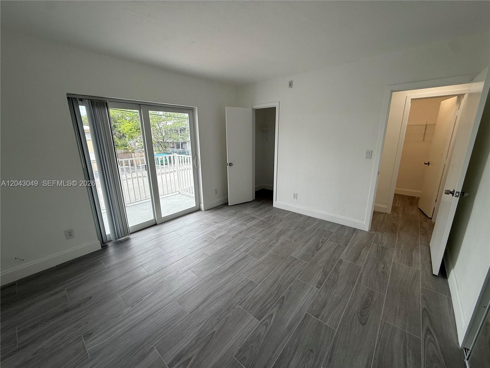 1895 Venice Park Drive B6 Property Photo 8