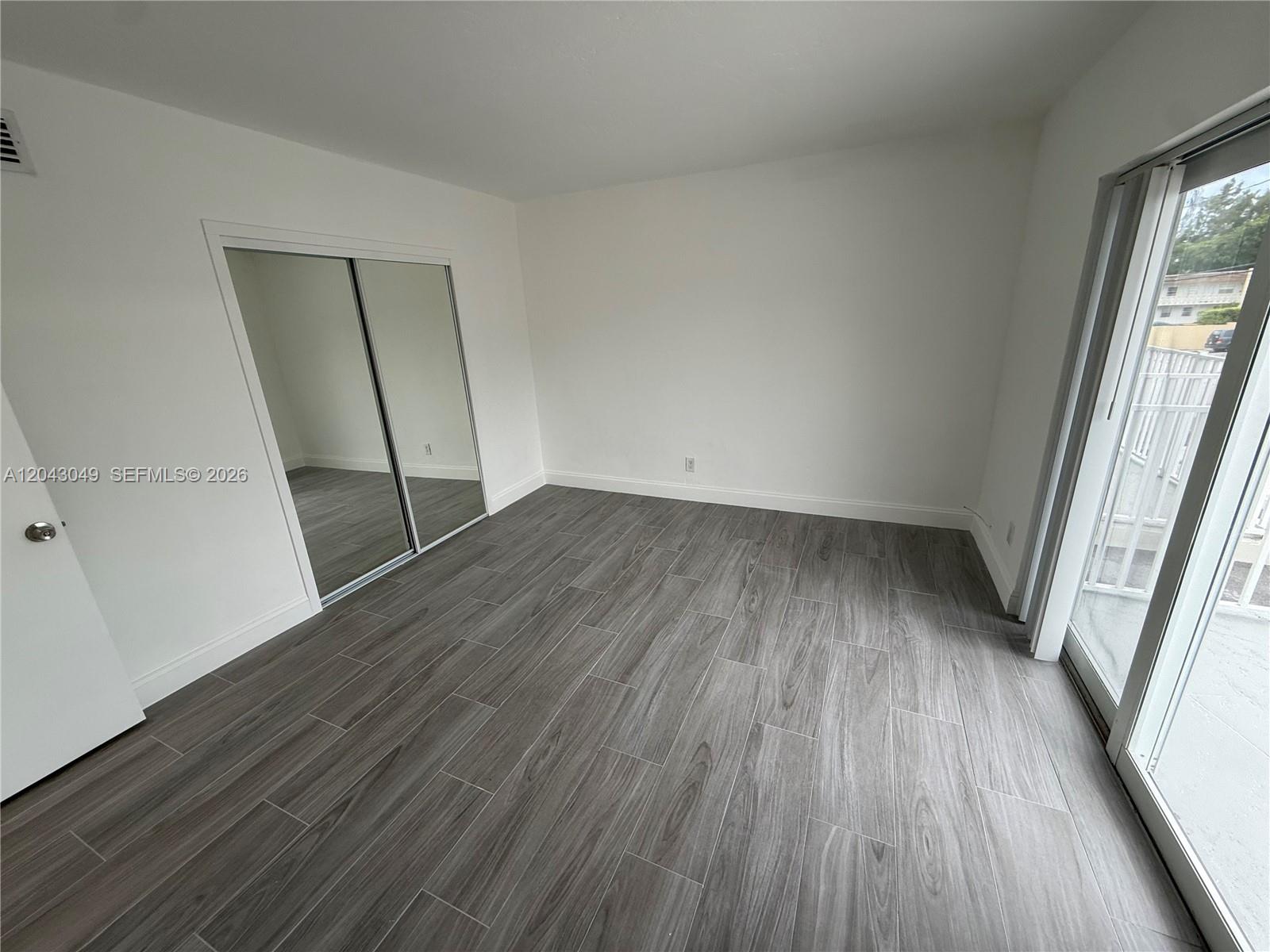 1895 Venice Park Drive B6 Property Photo 9