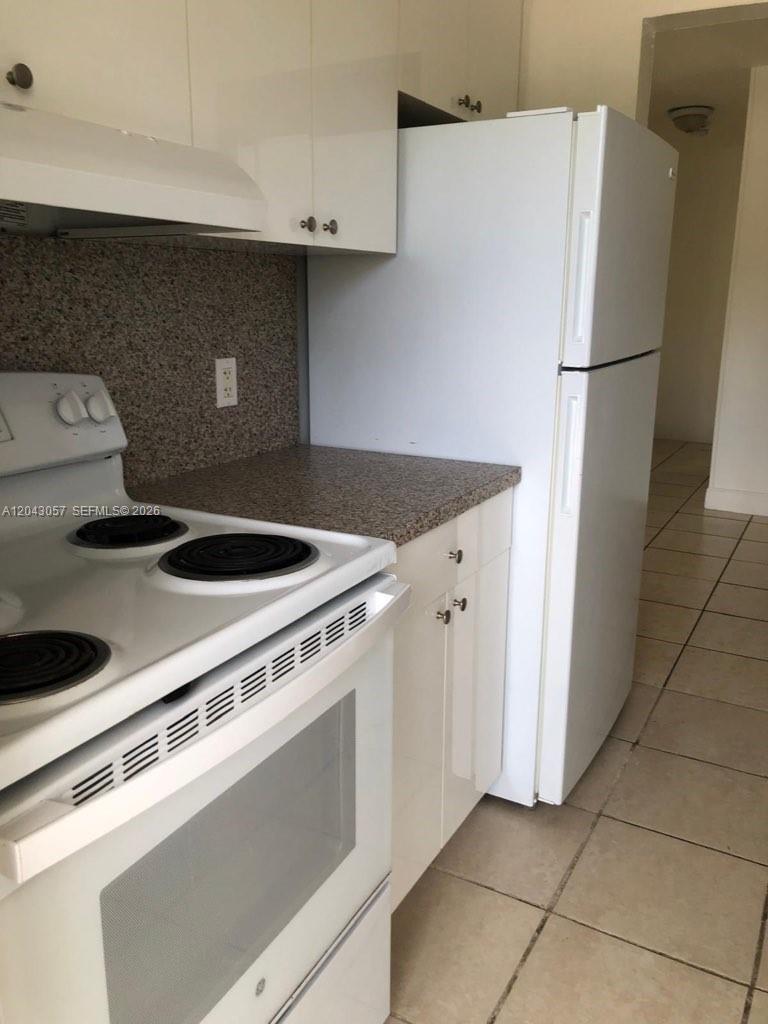 1895 Venice Park Drive B20 Property Photo 5