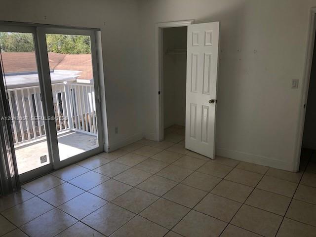 1895 Venice Park Drive B20 Property Photo 6