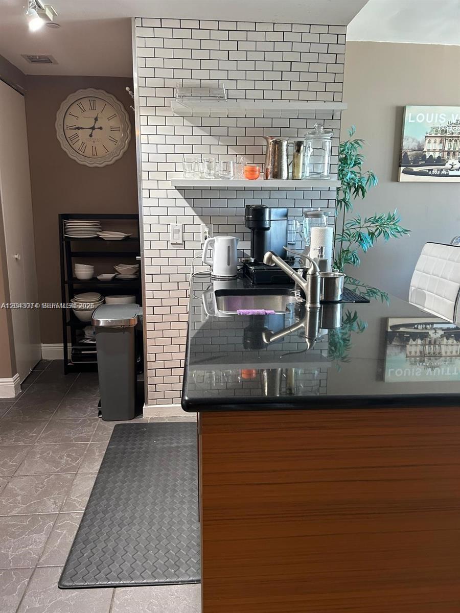 50 Biscayne Boulevard 4607 Property Photo 9