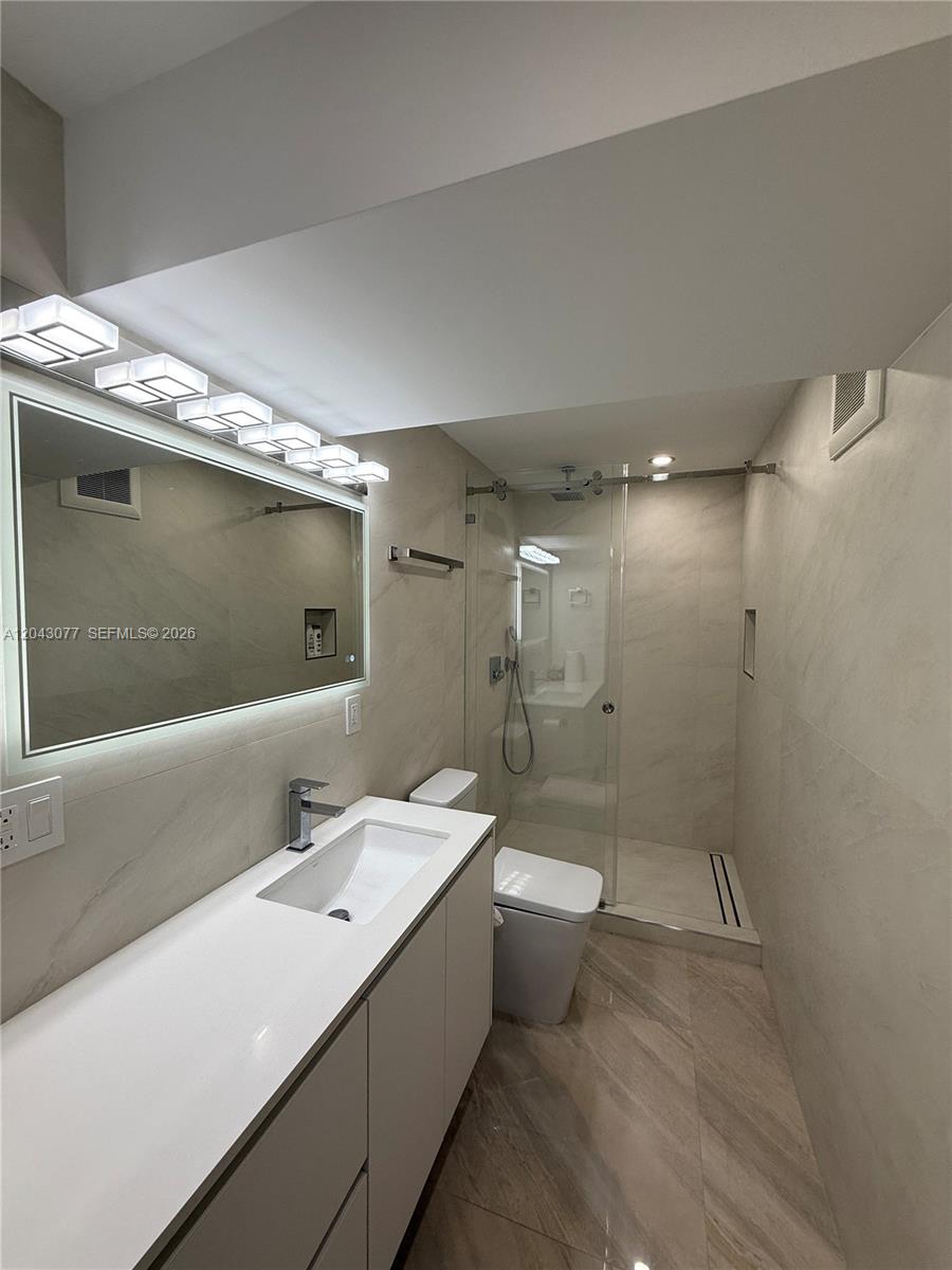 1849 S Ocean Drive Ph5 Property Photo 10