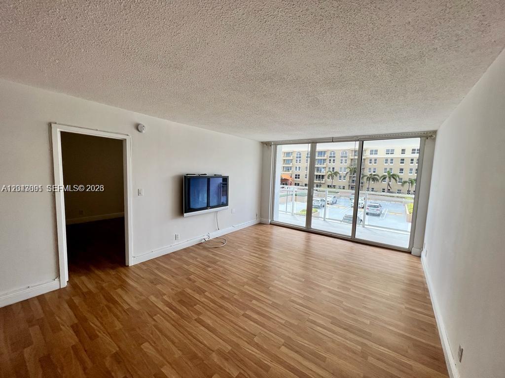 2030 S Ocean Drive 211 Property Photo 3
