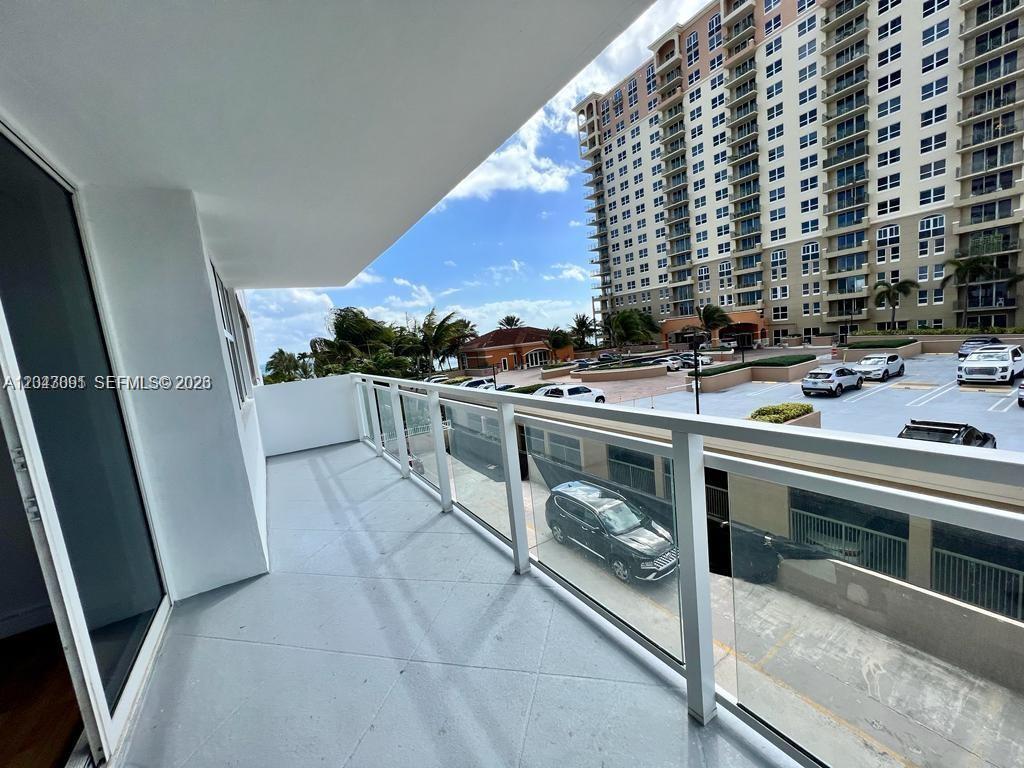 2030 S Ocean Drive 211 Property Photo 5