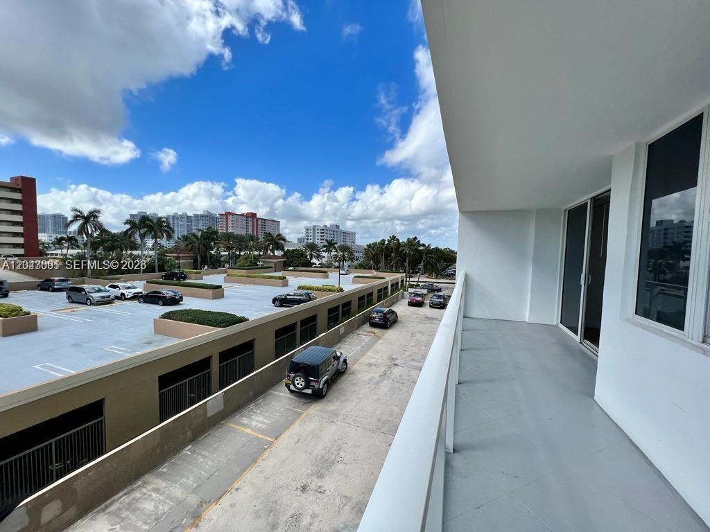2030 S Ocean Drive 211 Property Photo 6
