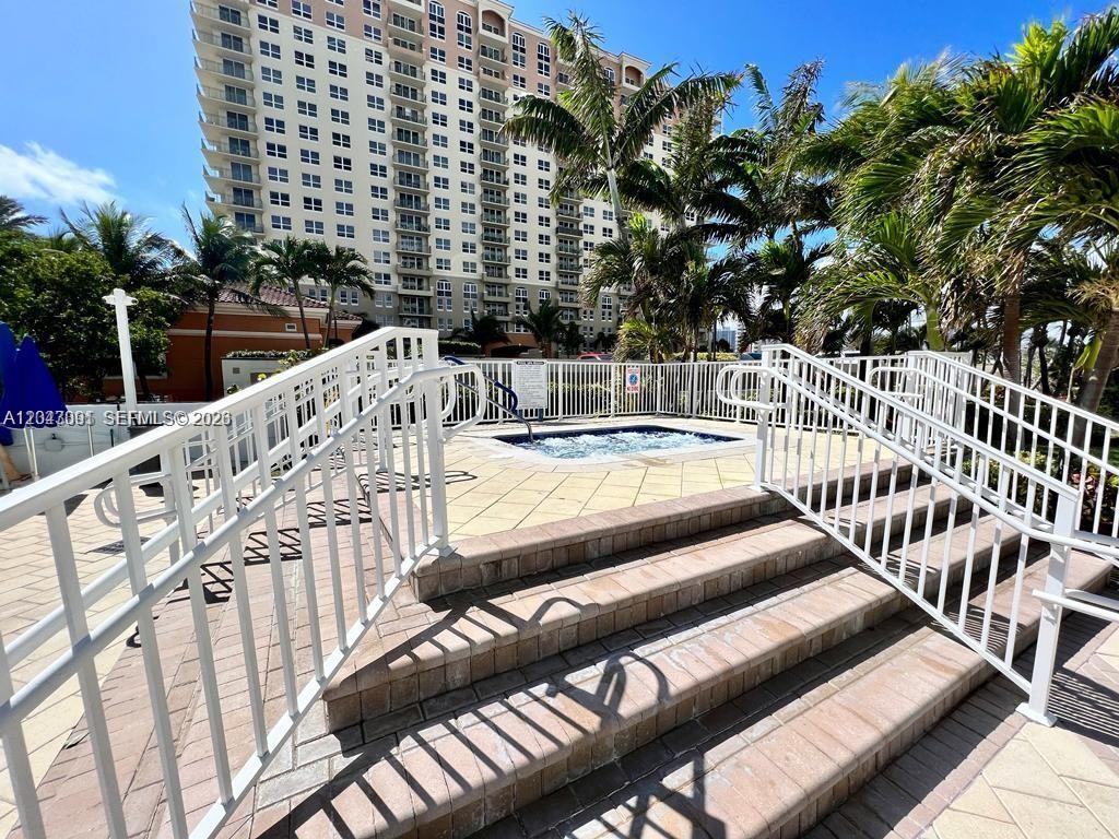 2030 S Ocean Drive 211 Property Photo 21