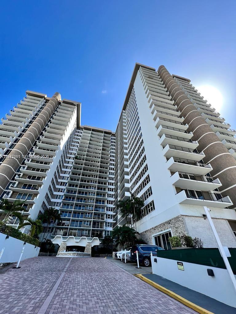 2030 S Ocean Drive 211 Property Photo 23