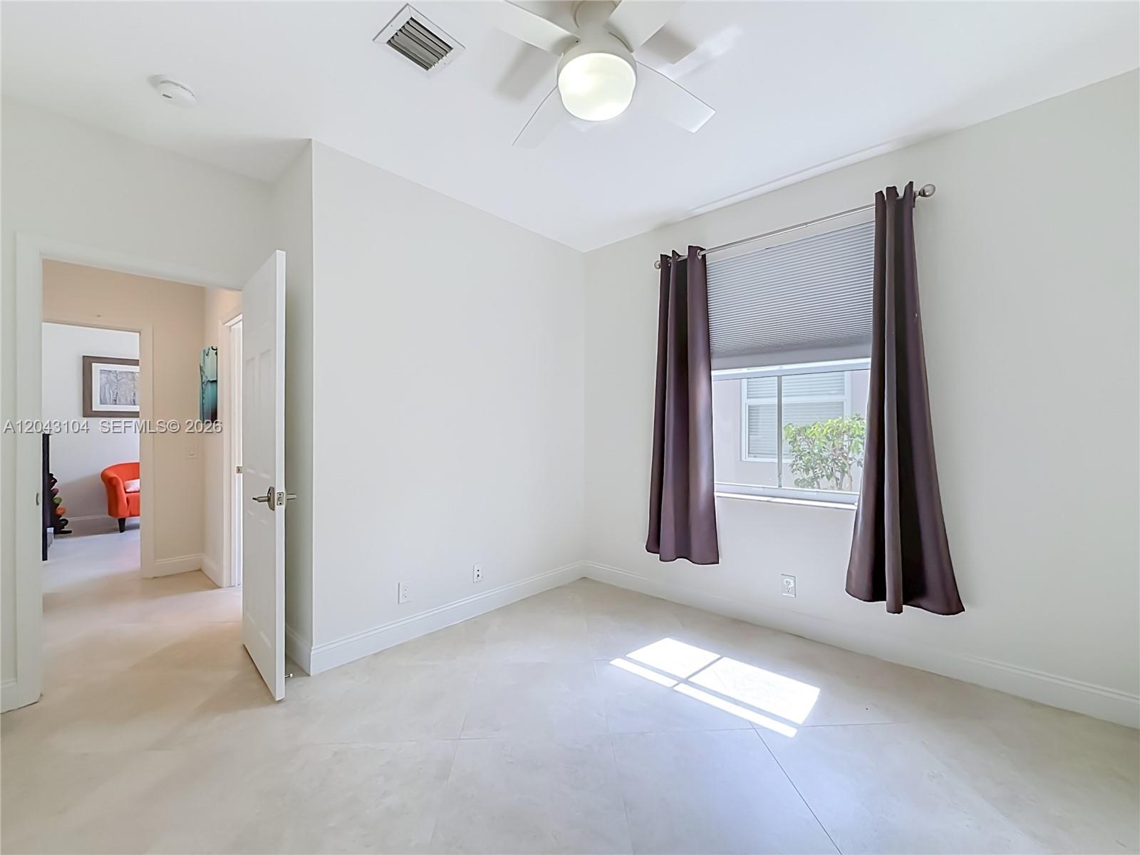 1556 Winterberry Lane Property Photo 13