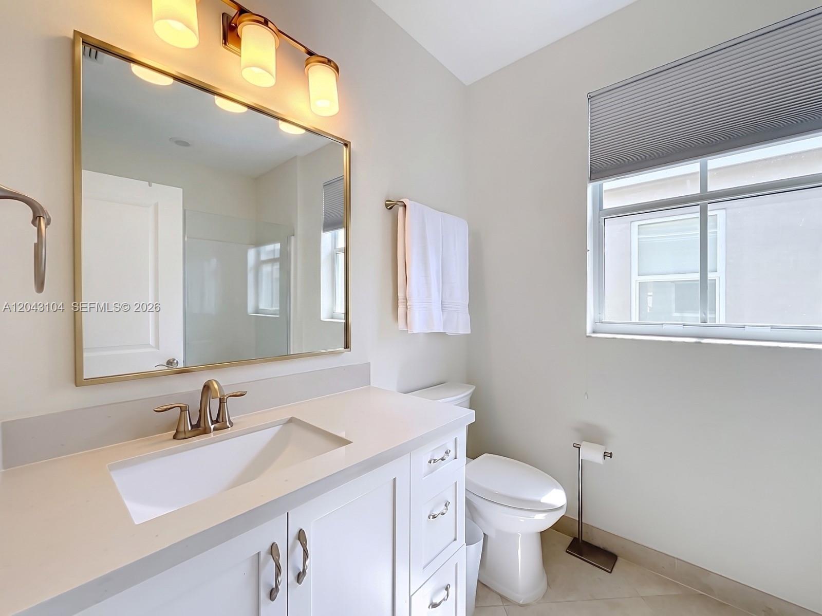1556 Winterberry Lane Property Photo 14