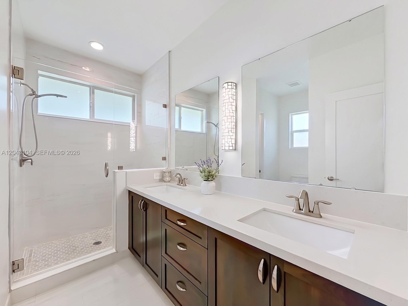 1556 Winterberry Lane Property Photo 19
