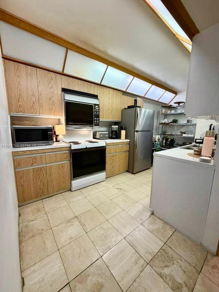 19667 Turnberry Way 12c Property Photo 6