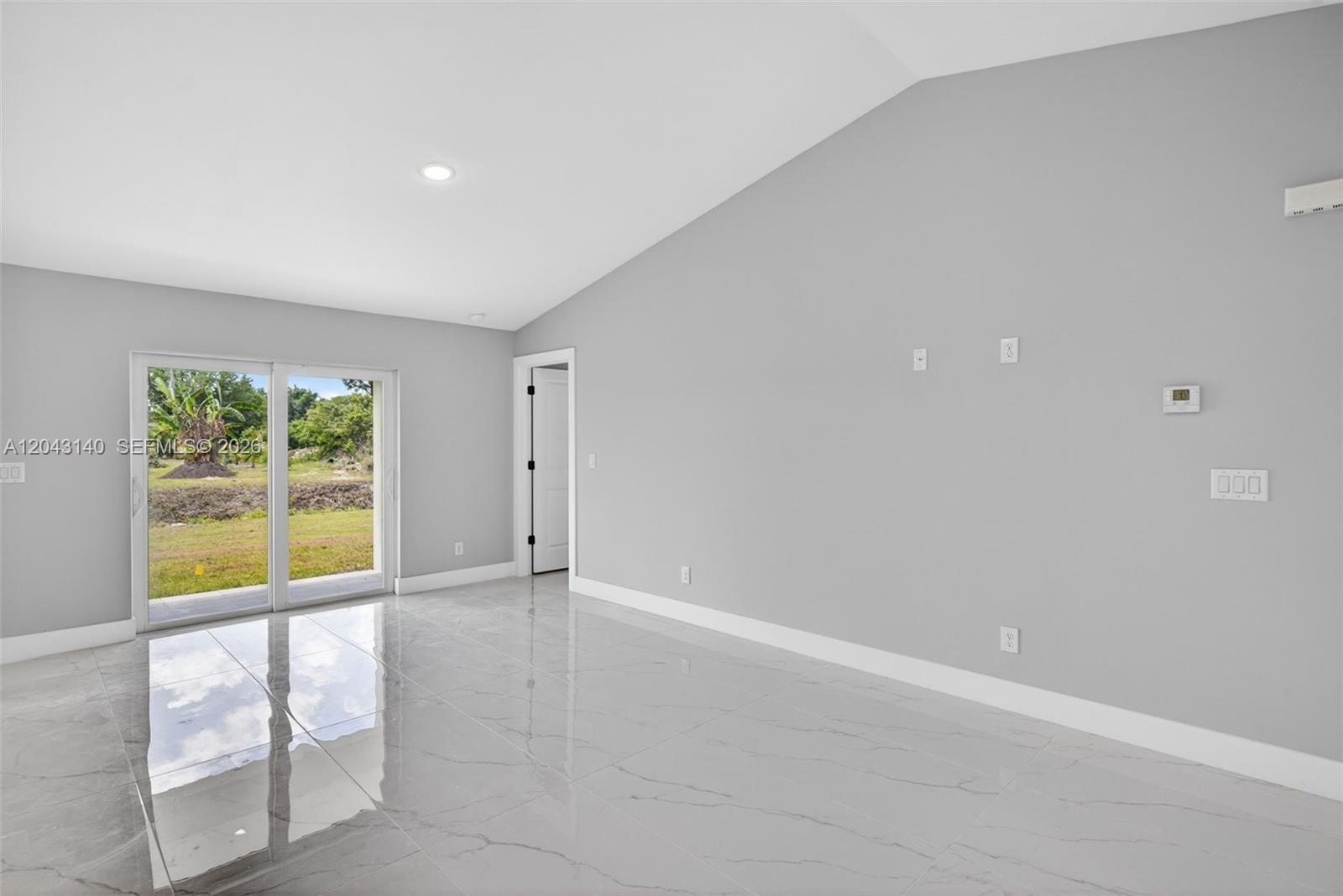 704 E Carbon Property Photo 7