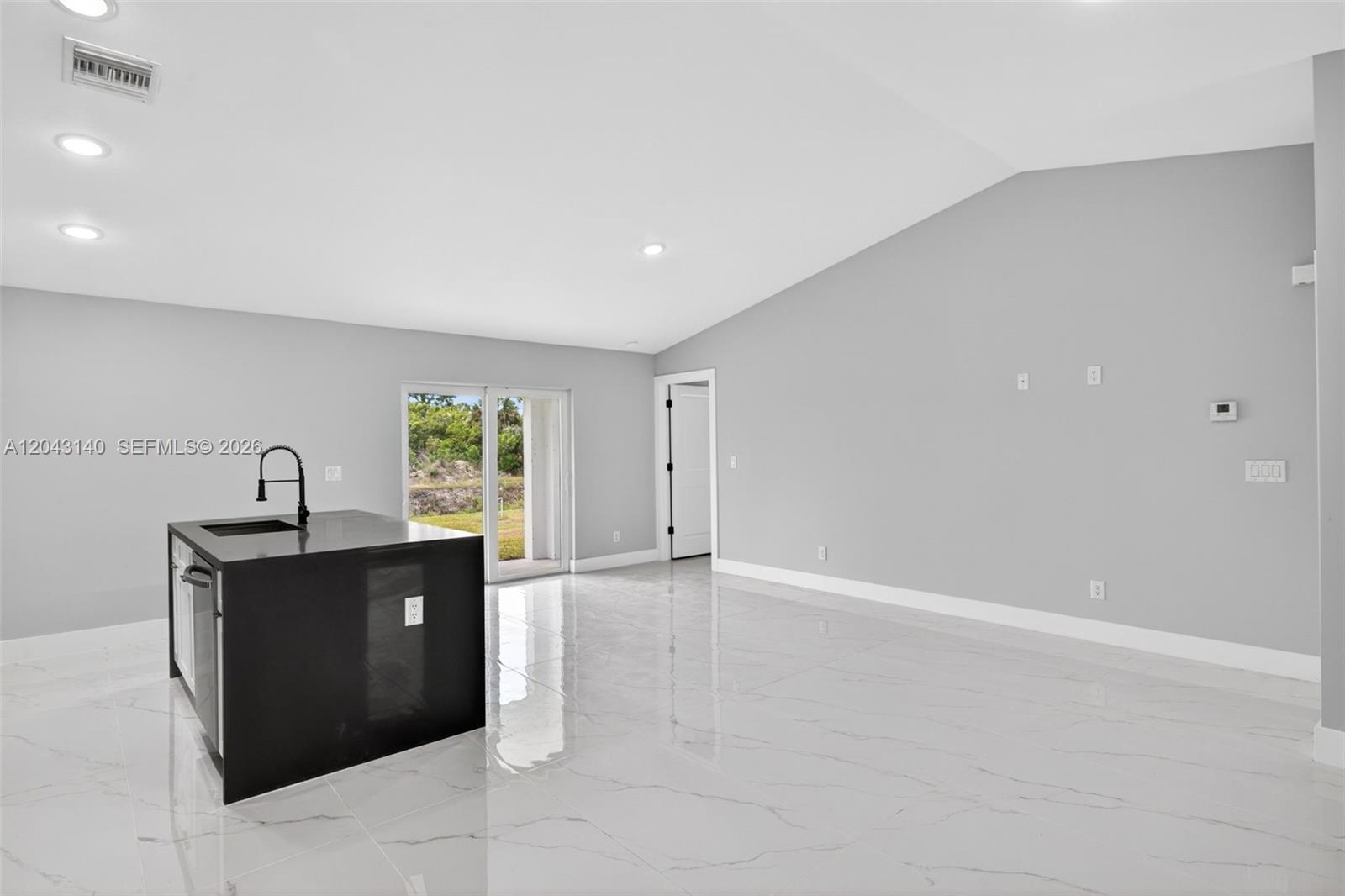 704 E Carbon Property Photo 9
