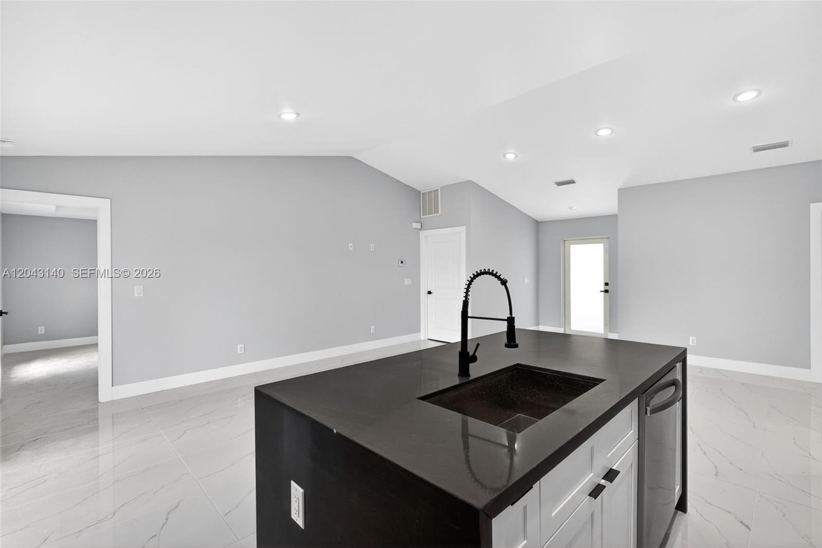 704 E Carbon Property Photo 17