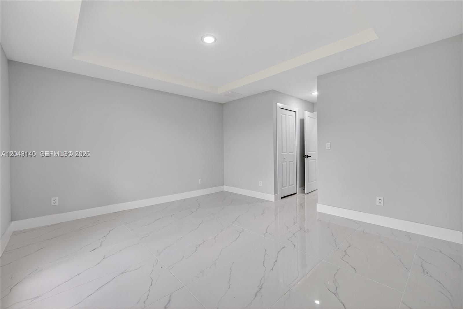 704 E Carbon Property Photo 25