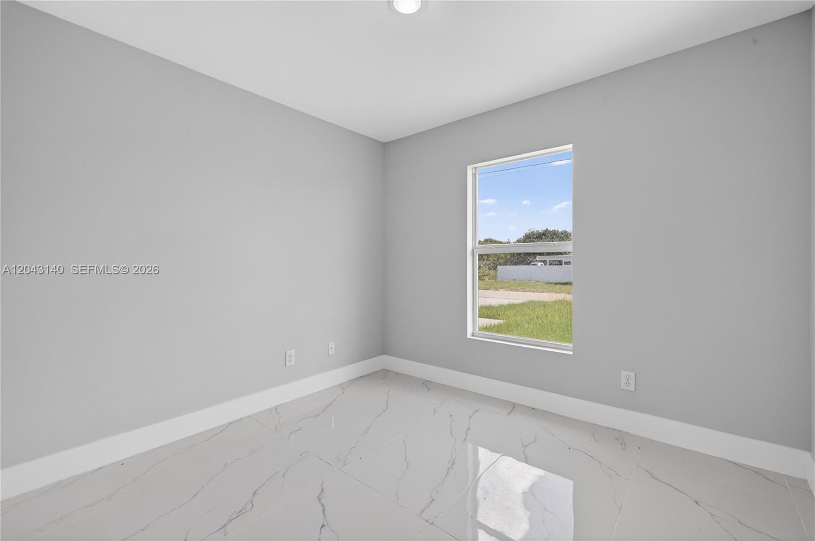 704 E Carbon Property Photo 34