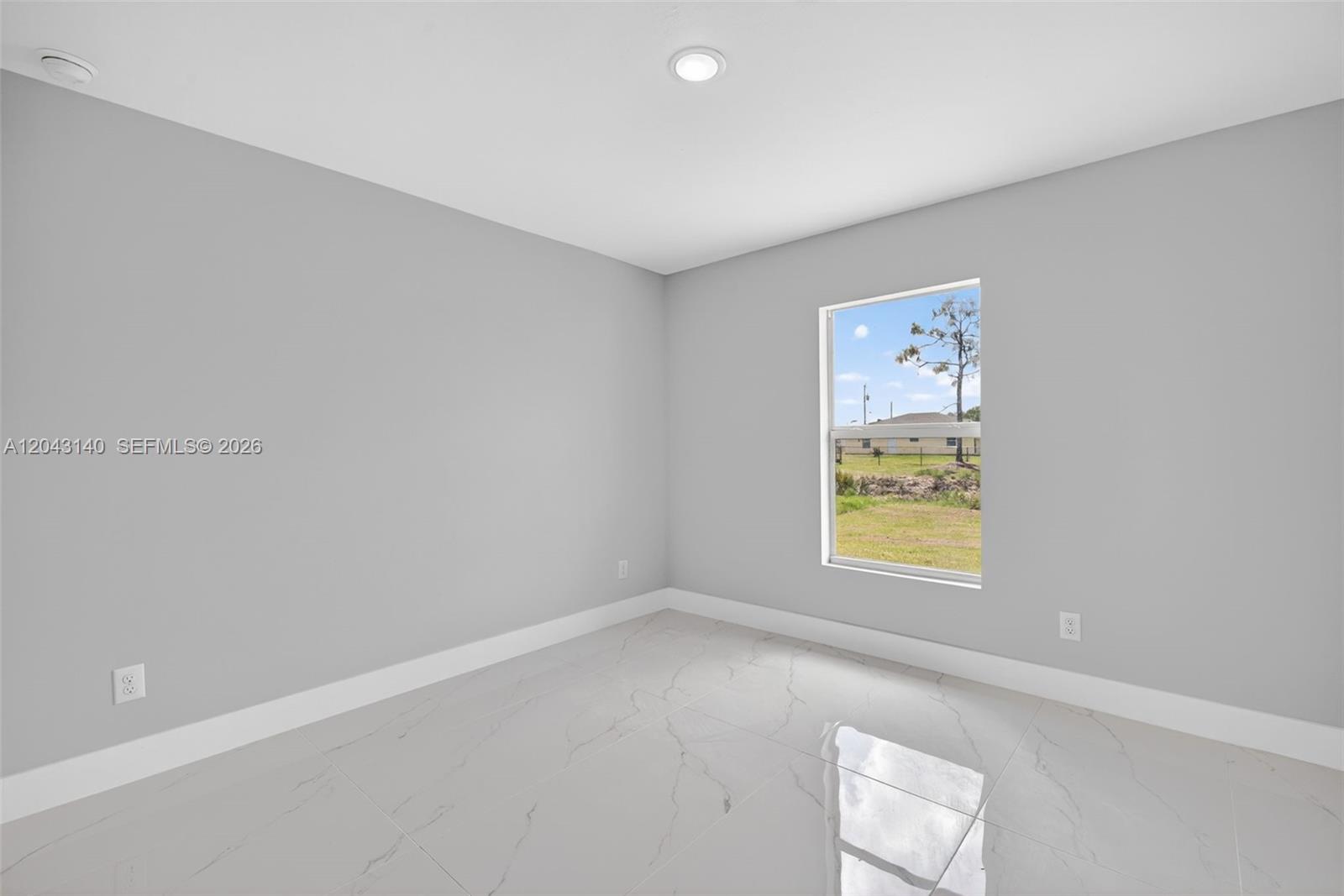 704 E Carbon Property Photo 35