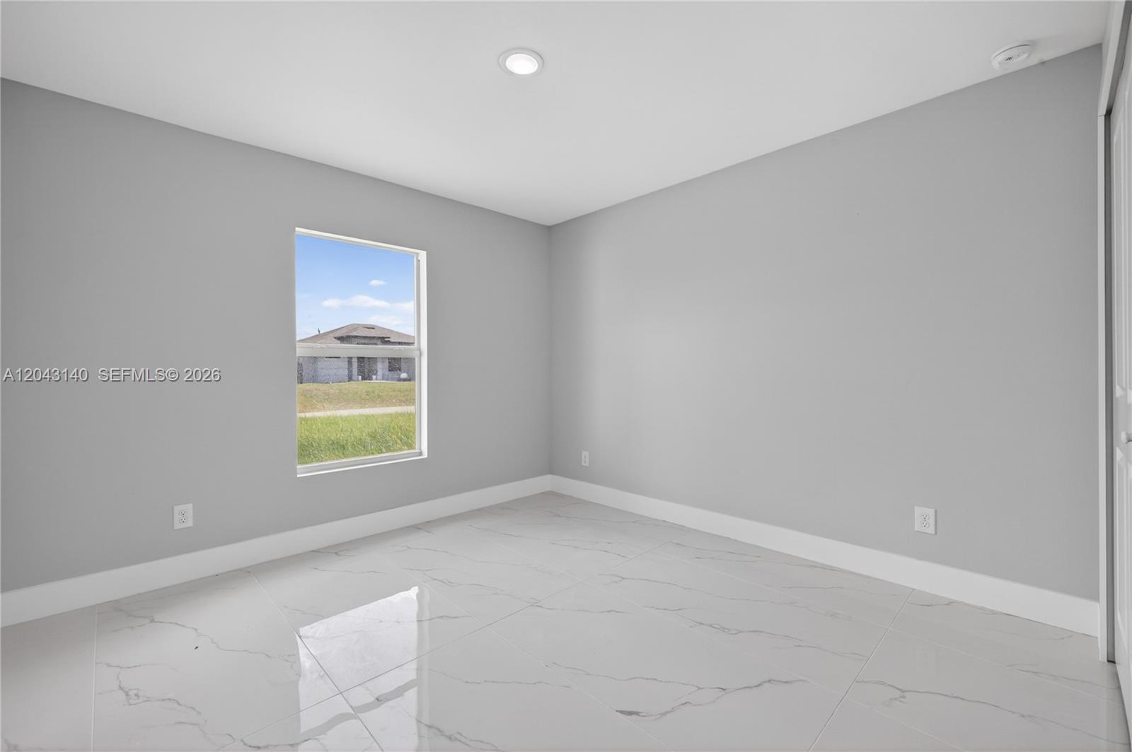 704 E Carbon Property Photo 39