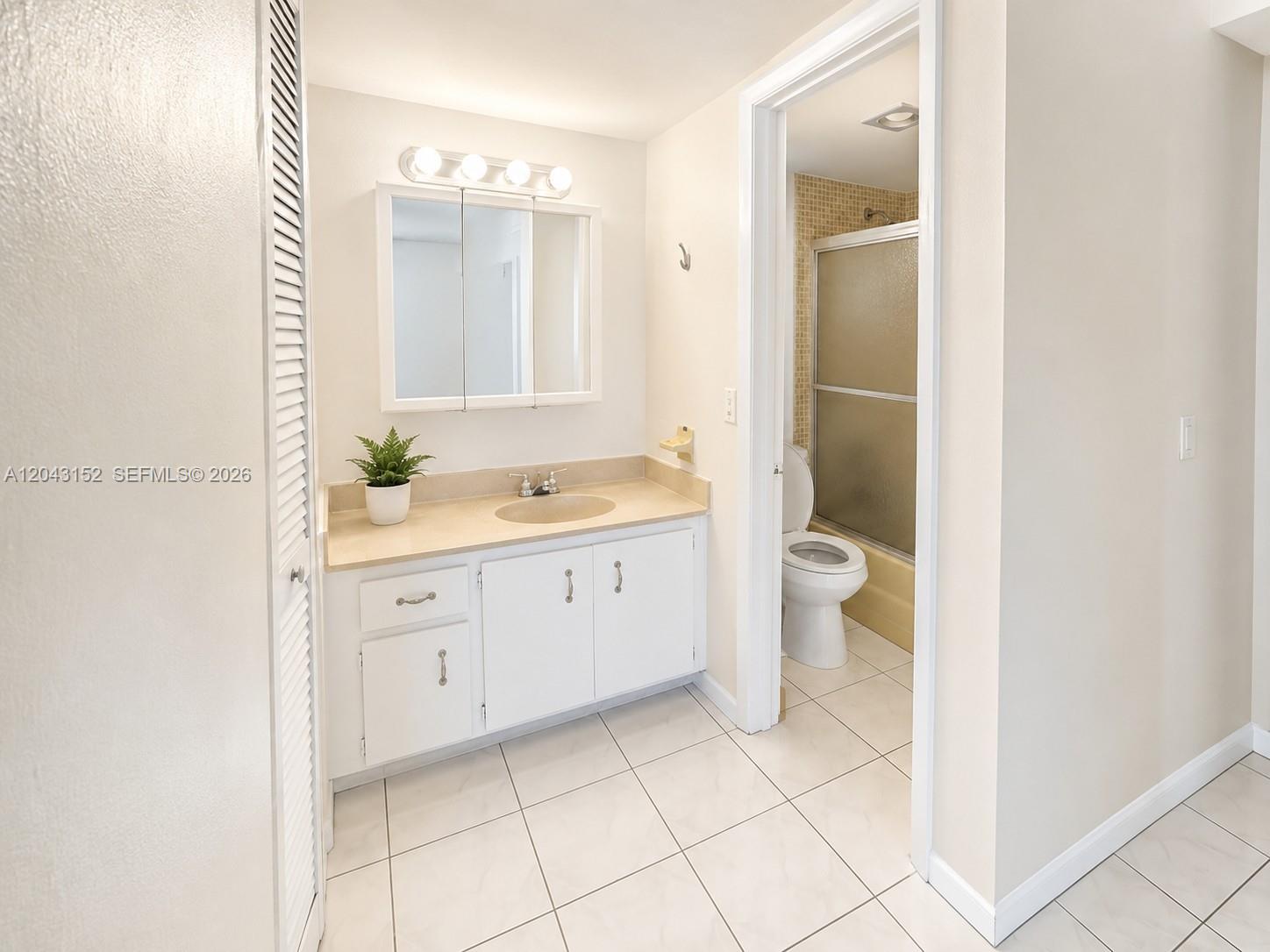 A12043152 Property Photo 8