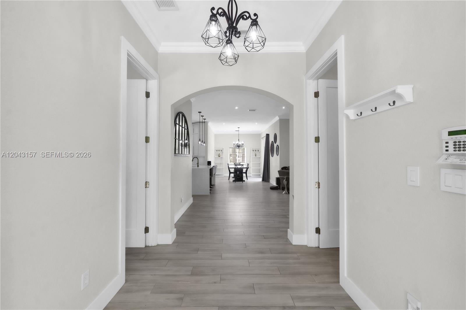 720 S Old Nob Hill Road Property Photo 3