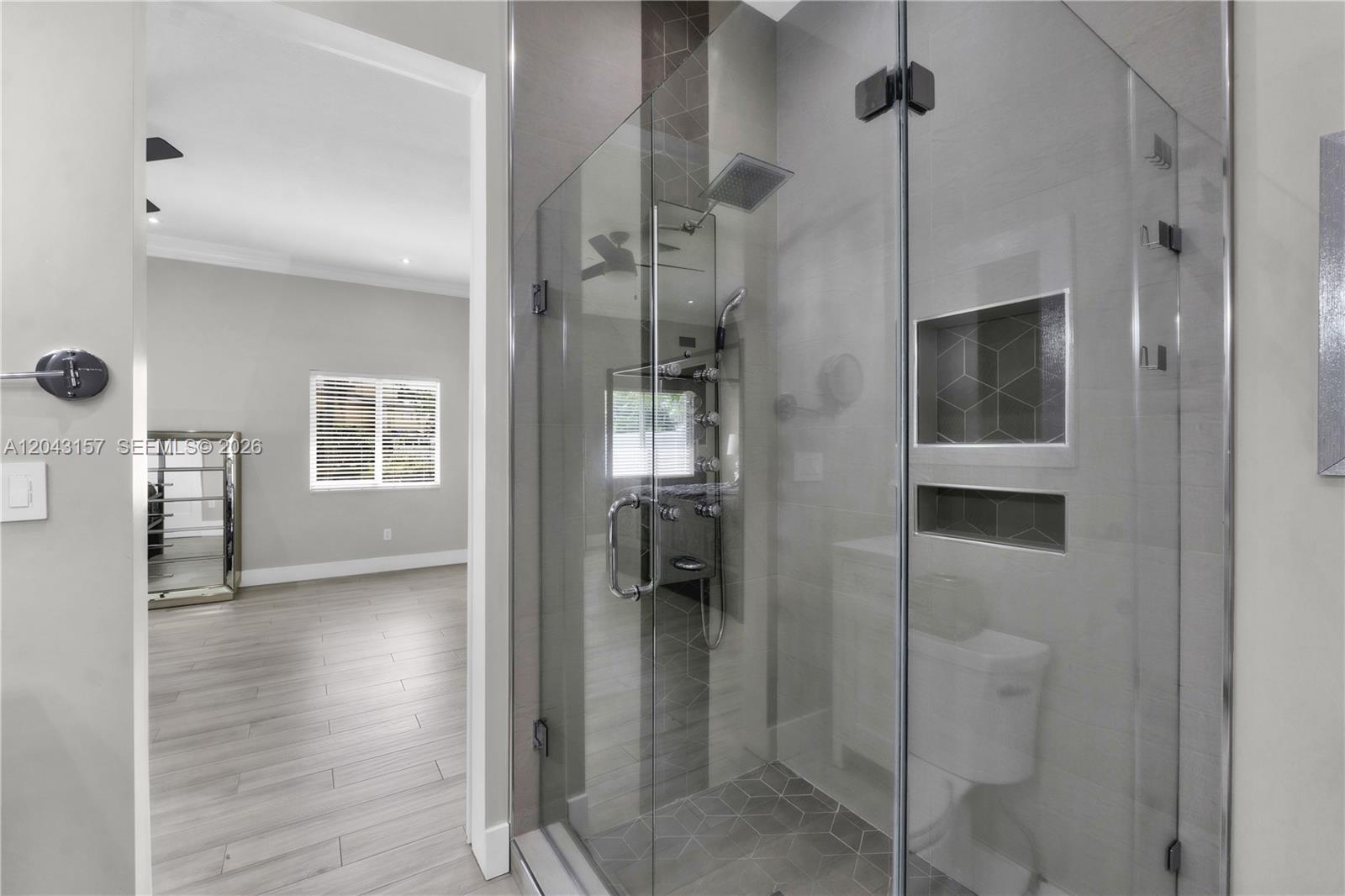 720 S Old Nob Hill Road Property Photo 12