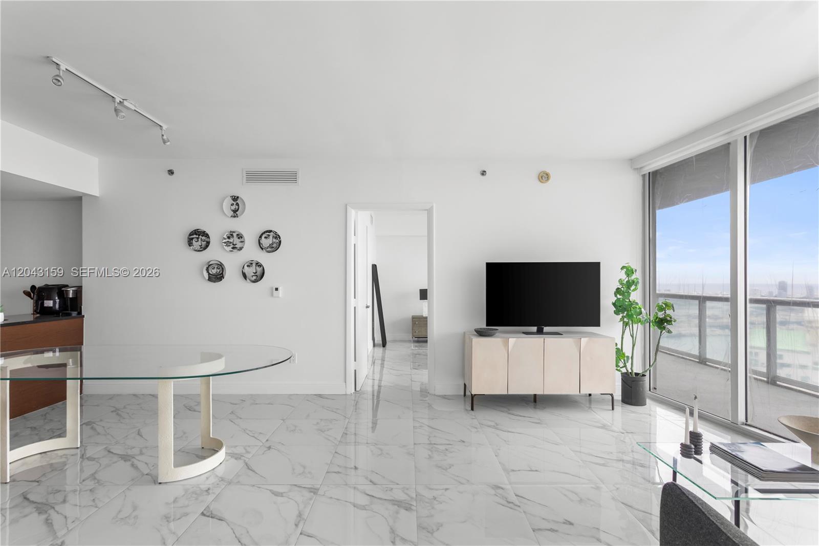 465 Brickell Avenue 5505 Property Photo 11