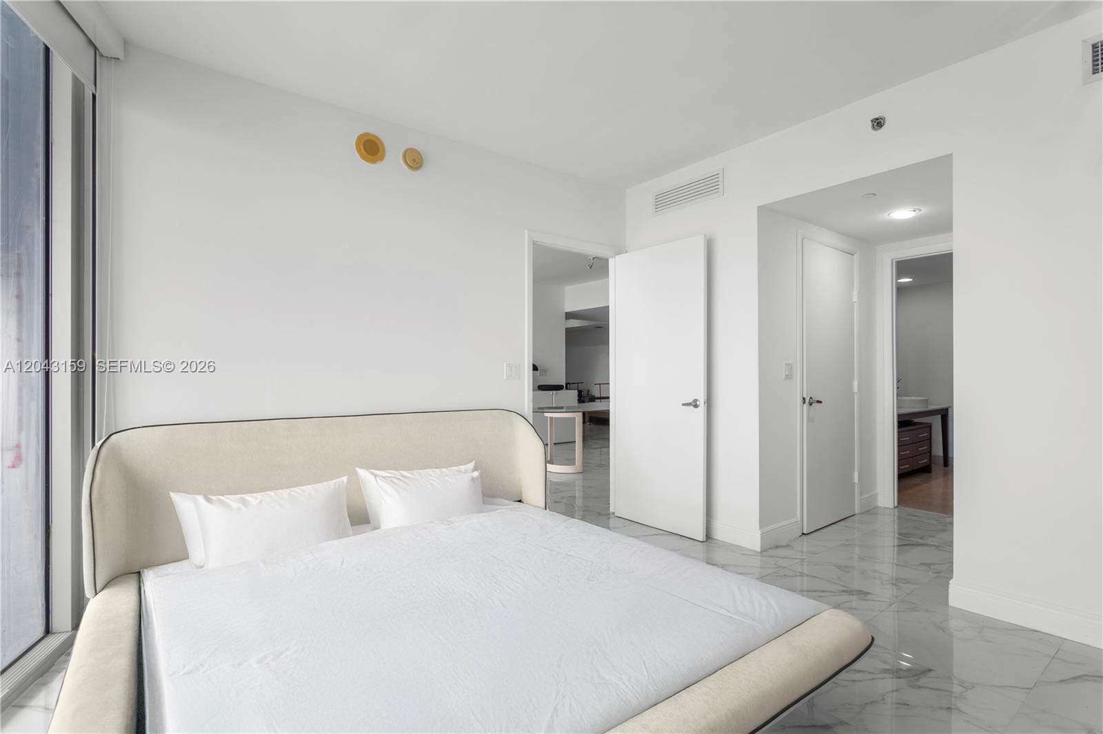 465 Brickell Avenue 5505 Property Photo 17