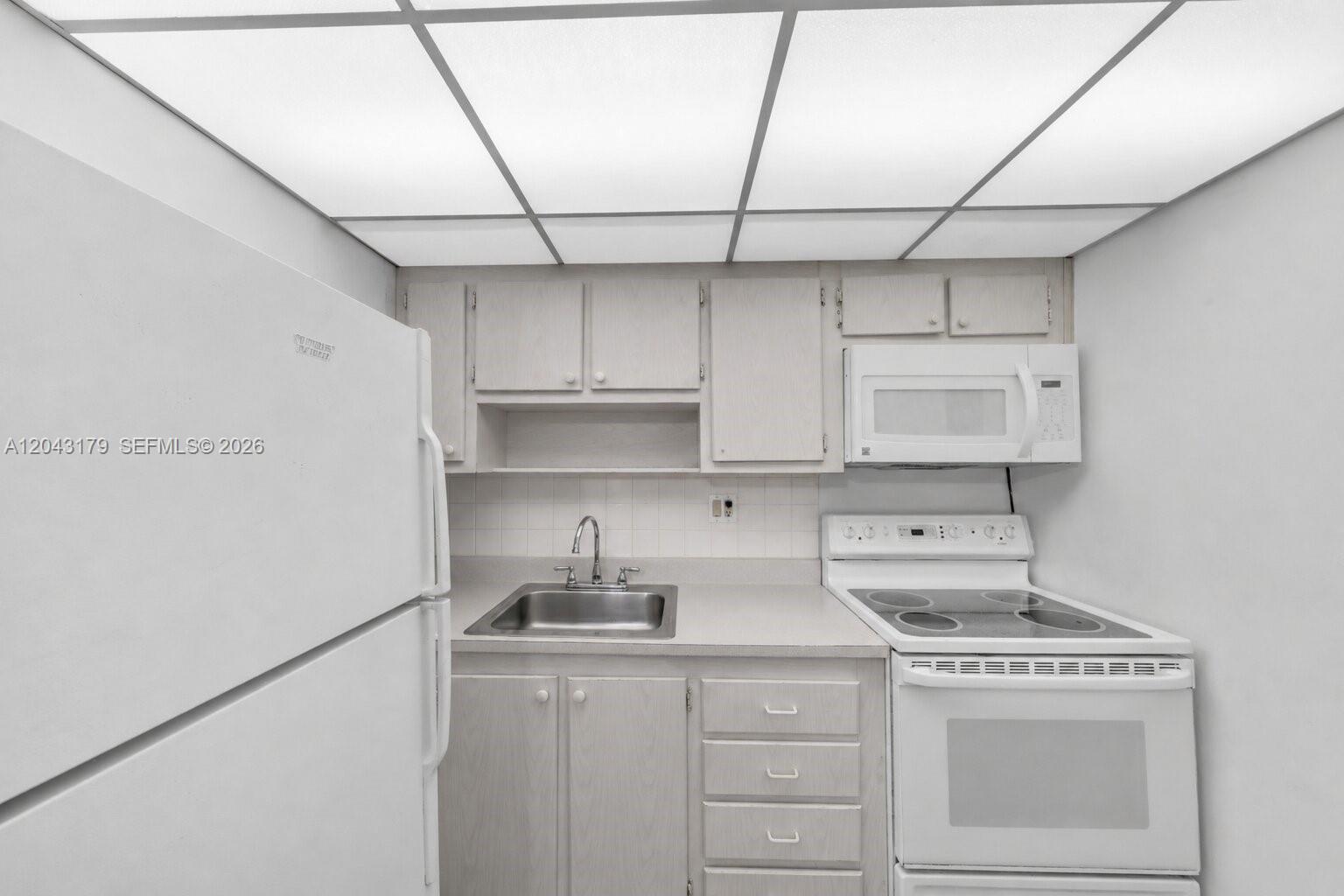 250 174th Street 810(available Now) Property Photo 9