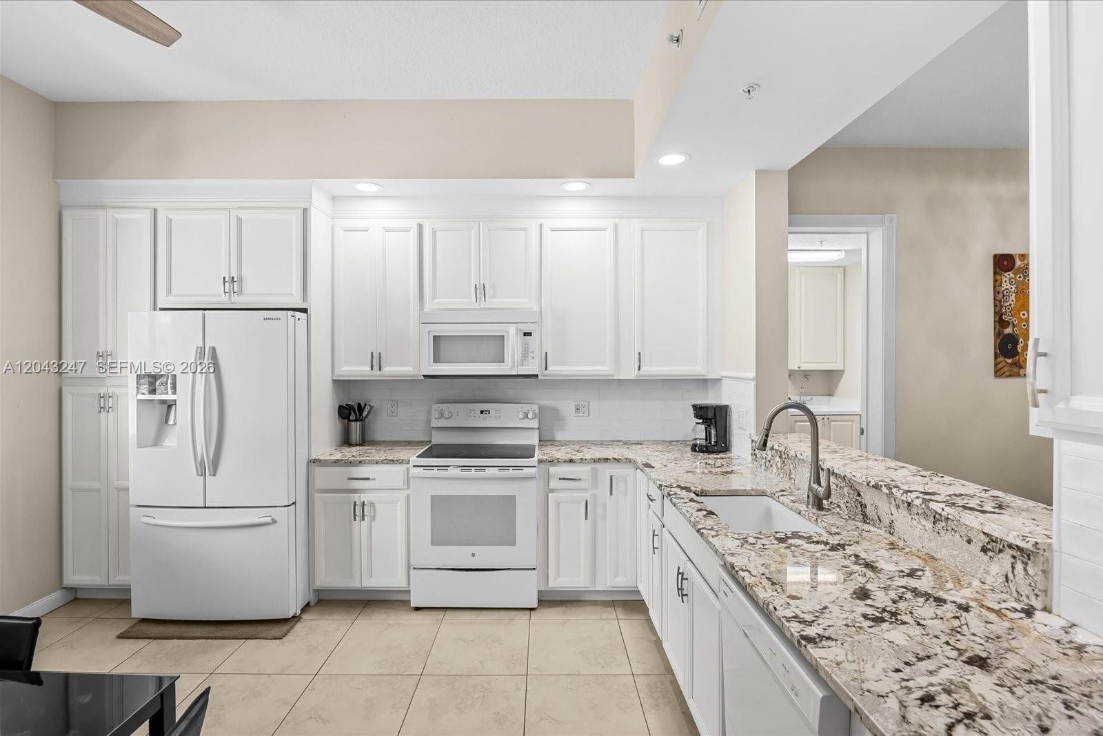 38 Harbour Isle Drive E Unit 104 Property Photo 3