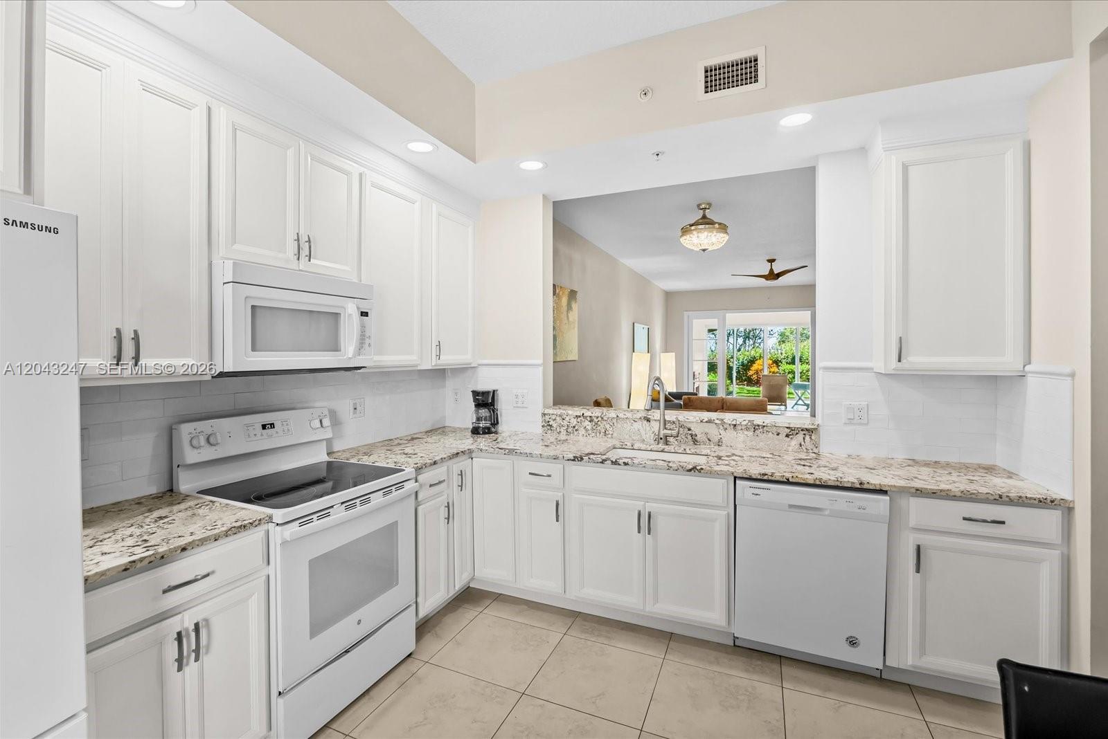 38 Harbour Isle Drive E Unit 104 Property Photo 5