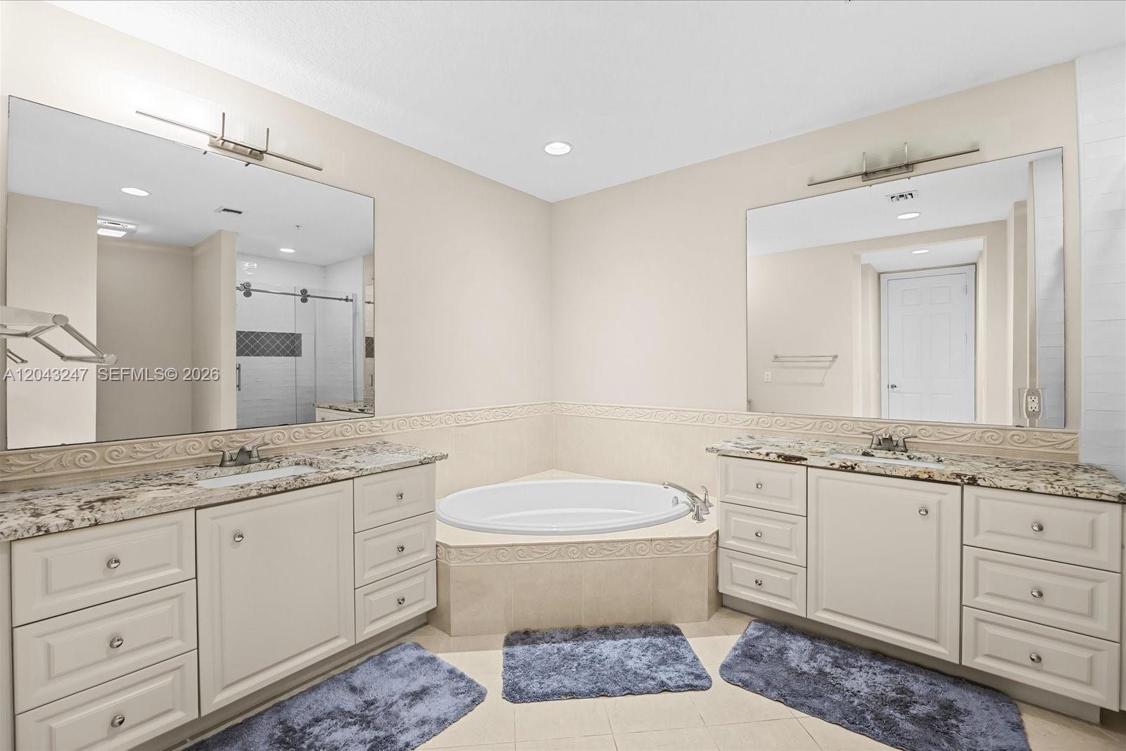 38 Harbour Isle Drive E Unit 104 Property Photo 17