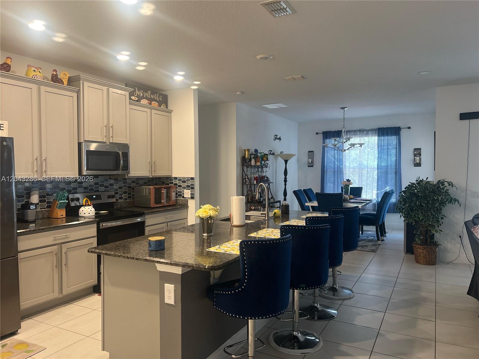 3855 Carrick Bend Drive Property Photo 4