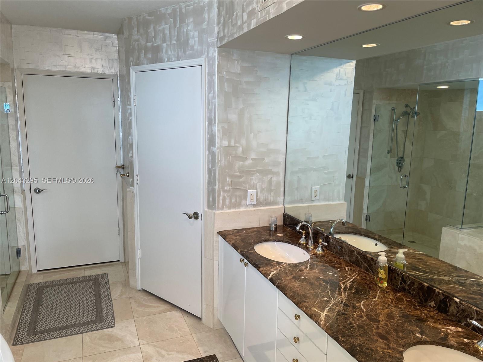 17555 Collins Avenue 1906 Property Photo 15