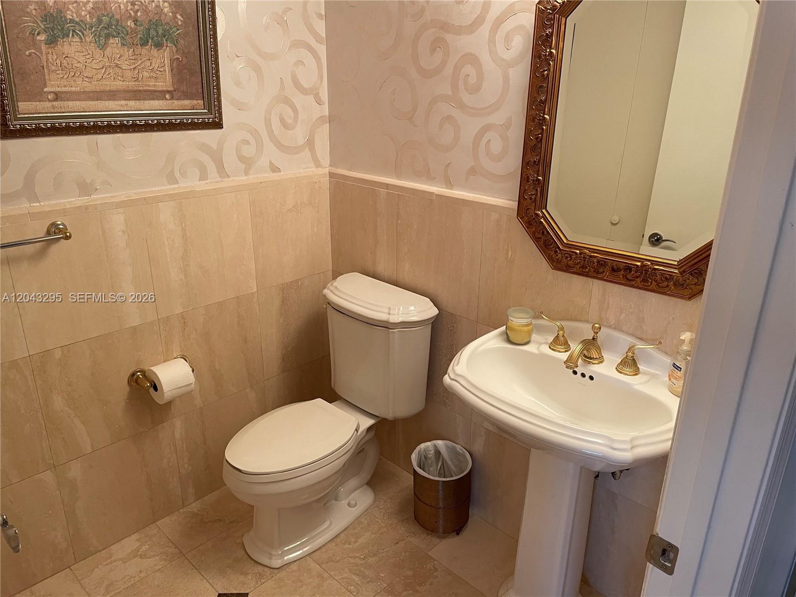 17555 Collins Avenue 1906 Property Photo 24