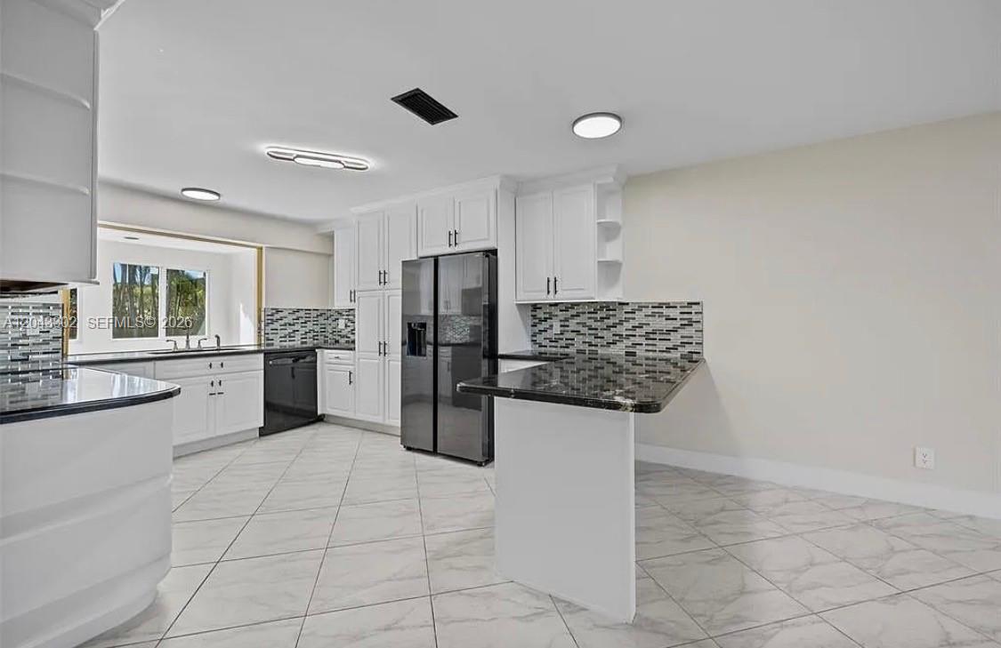 5300 Adams Street N/a Property Photo 11