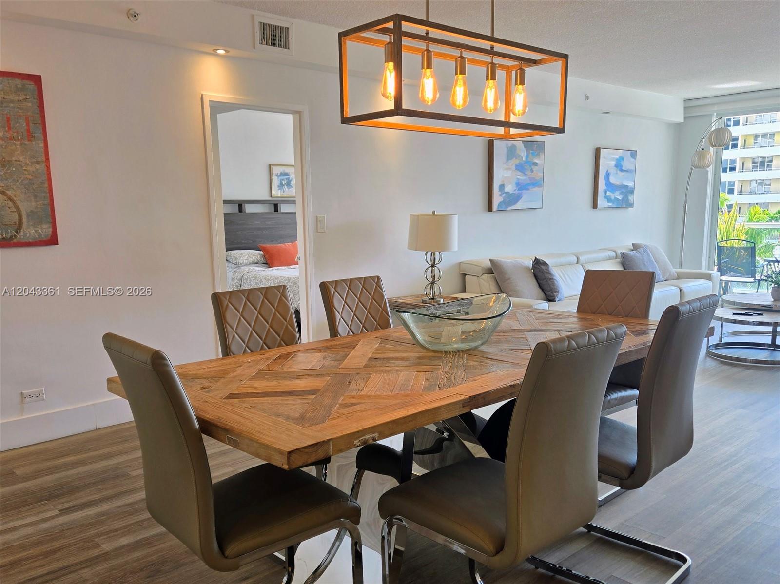 5601 Collins Avenue 520 Property Photo 4