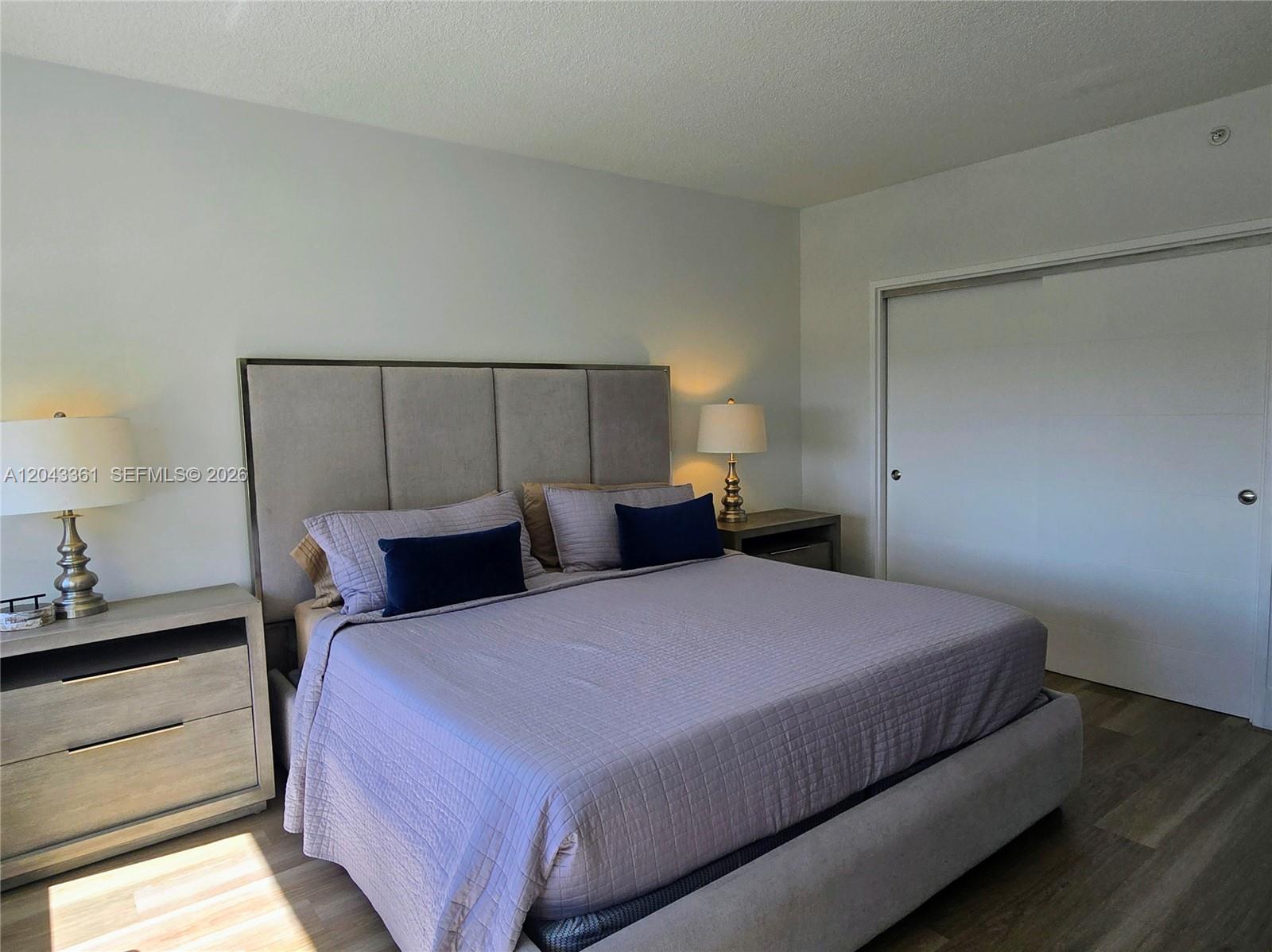5601 Collins Avenue 520 Property Photo 11