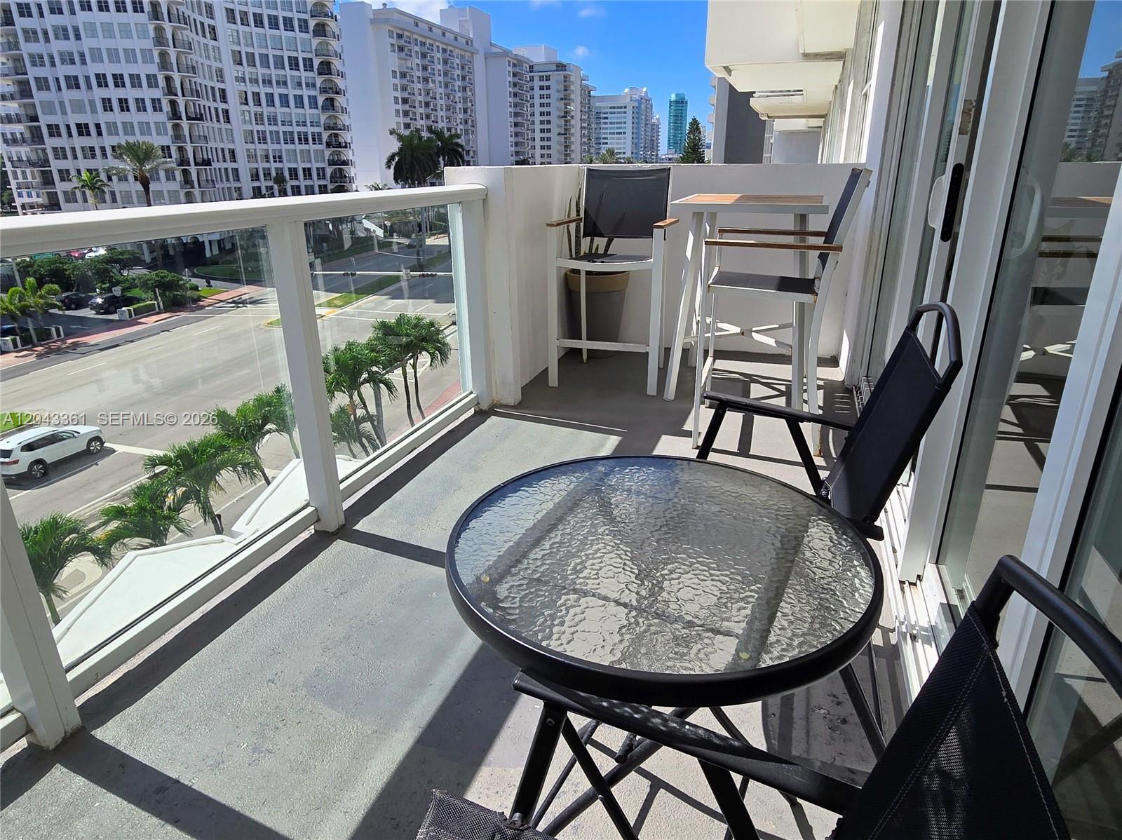 5601 Collins Avenue 520 Property Photo 21