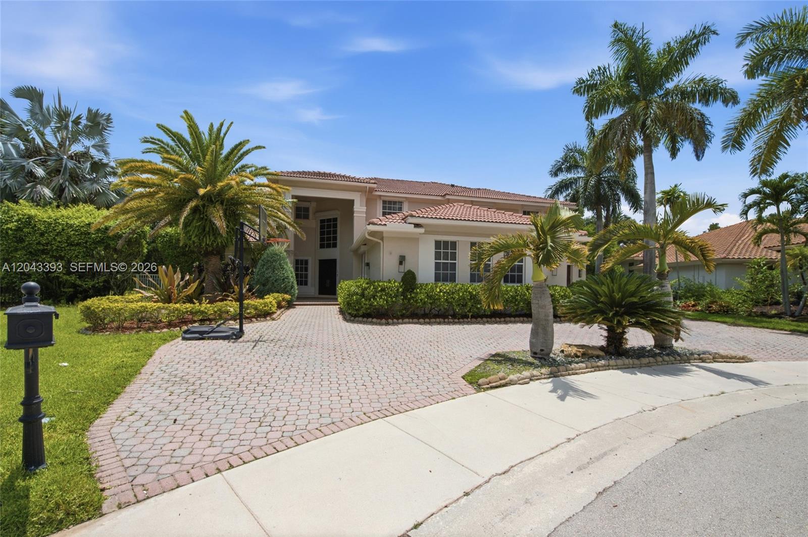 1585 Victoria Isle Way Property Photo 1