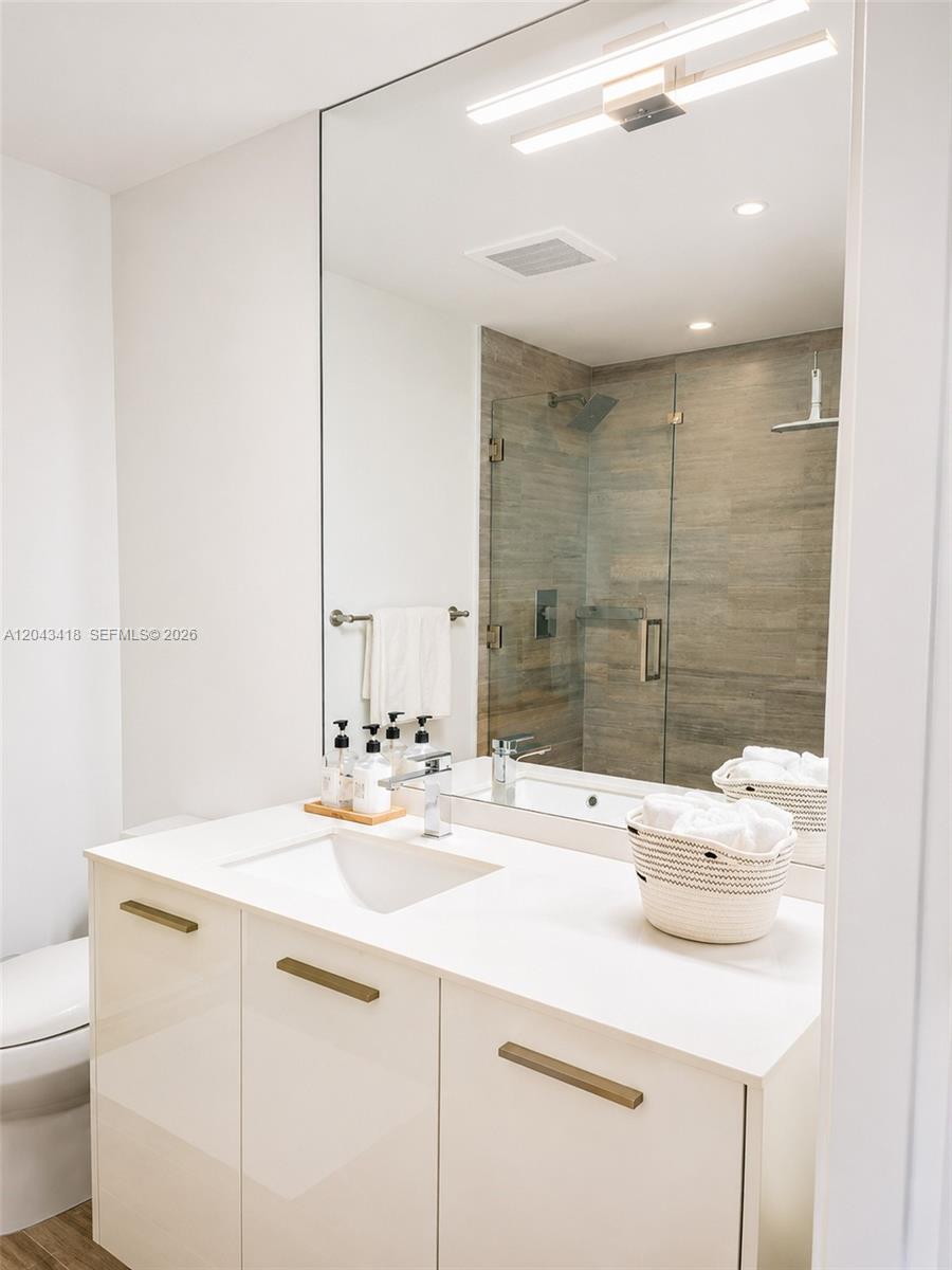 1300 Brickell Bay Drive 1806 Property Photo 12